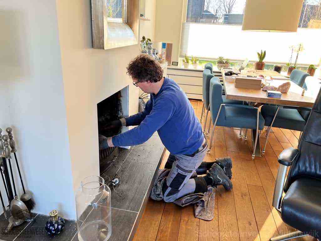 Schouwveger Winterswijk kleed schoorsteenreiniger Schouwveger Winterswijk kleed schoorsteenreiniger